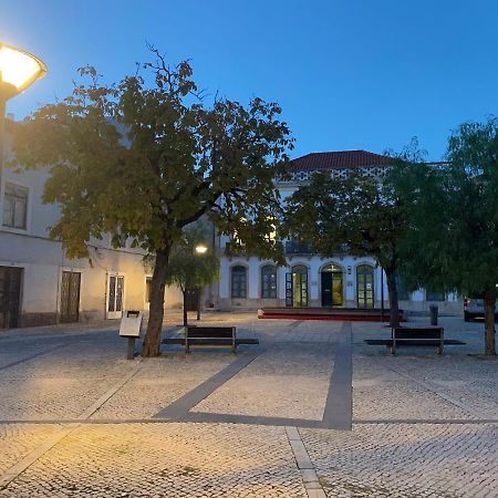 Appartamento Casa Mouzinho De Albuquerque Ourém Esterno foto