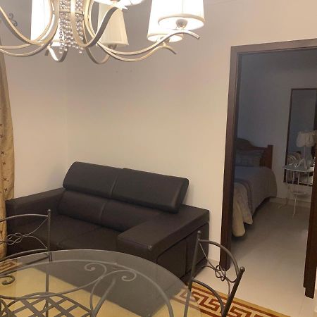 Appartamento Casa Mouzinho De Albuquerque Ourém Esterno foto