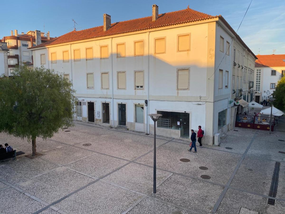Appartamento Casa Mouzinho De Albuquerque Ourém Esterno foto