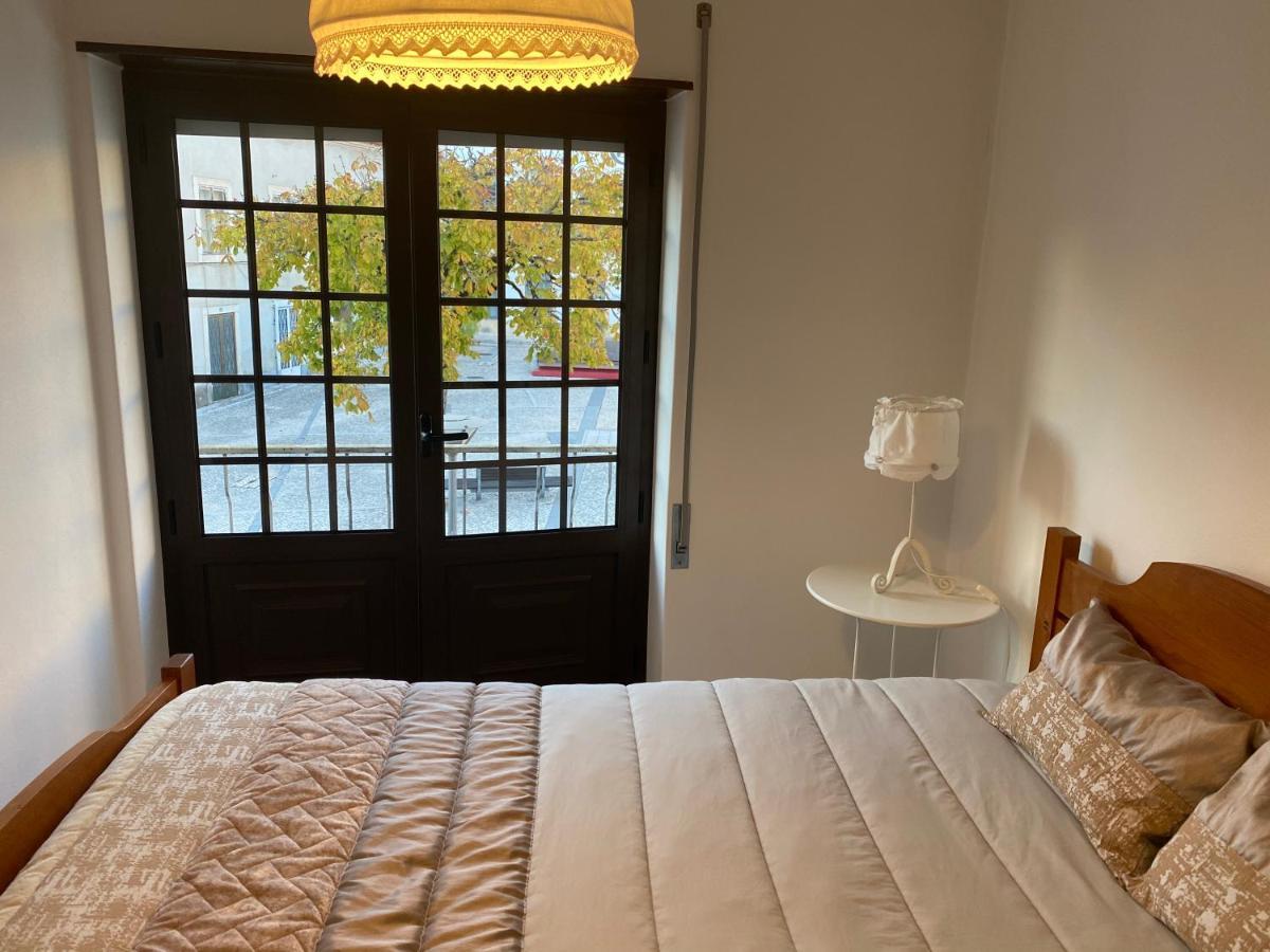 Appartamento Casa Mouzinho De Albuquerque Ourém Esterno foto