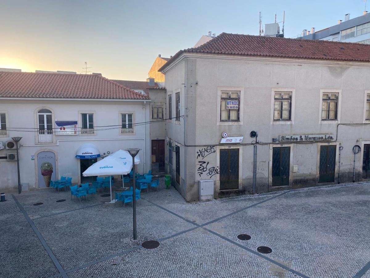 Appartamento Casa Mouzinho De Albuquerque Ourém Esterno foto