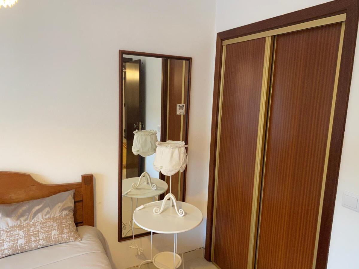 Appartamento Casa Mouzinho De Albuquerque Ourém Esterno foto
